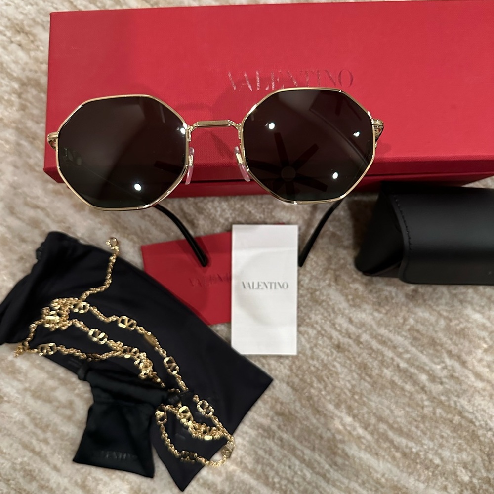 Valentino sunglasses with chain